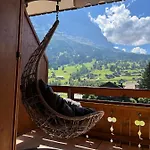 The Blue Ice - Grindelhomes * Grindelwald