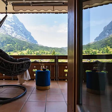 The Blue Ice - Grindelhomes Grindelwald